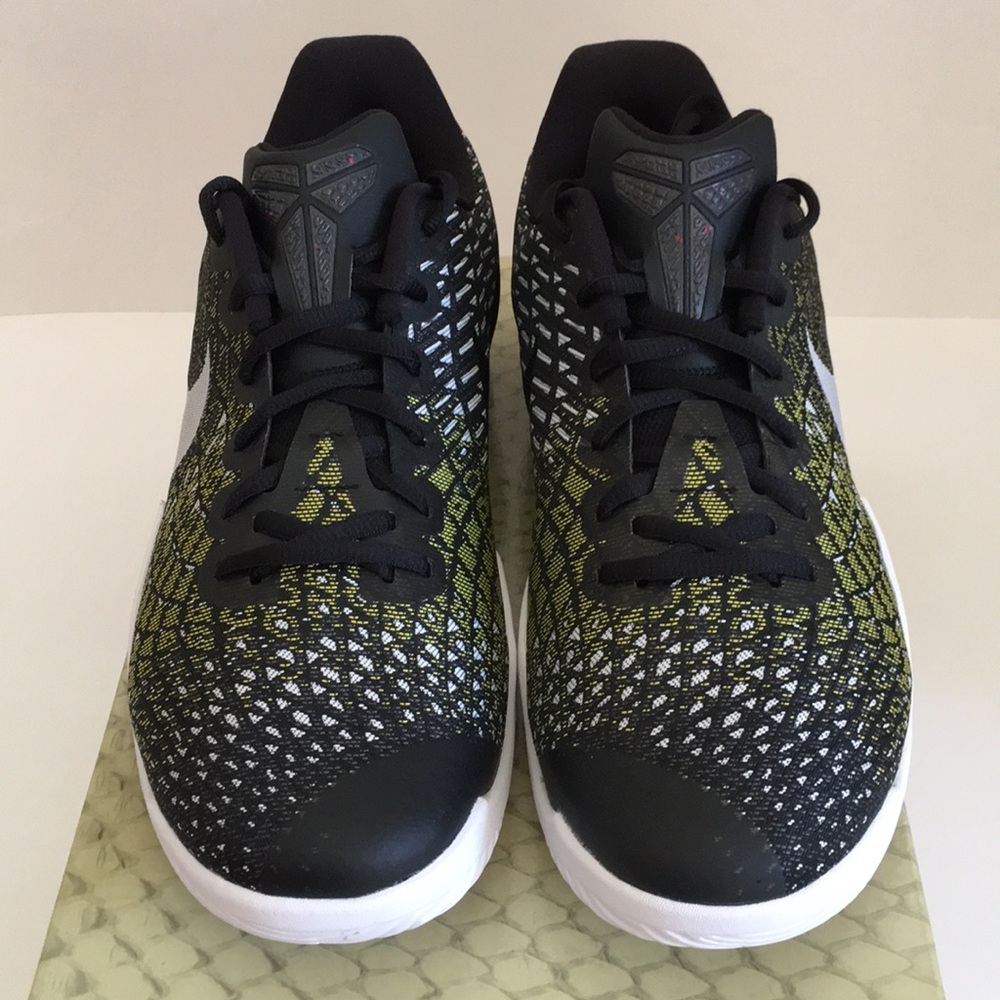 NEW Nike Men’s Kobe Basketball Shoes Sz. 12 - Picture 2 of 7